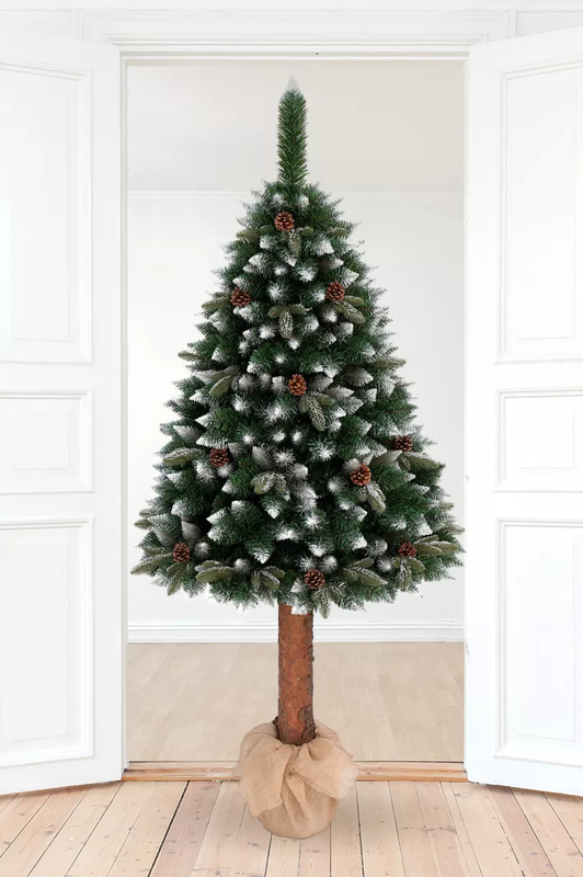 Dlaczego warto kupić choinkę sztuczną zamiast żywej?