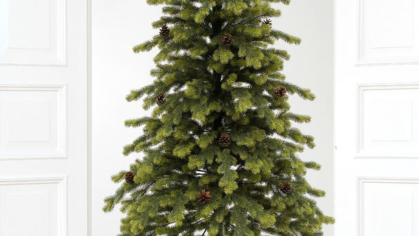 Choinka sztuczna na pniu - kiedy wygląda najlepiej?