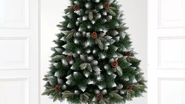 Dlaczego warto kupić choinkę sztuczną zamiast żywej?